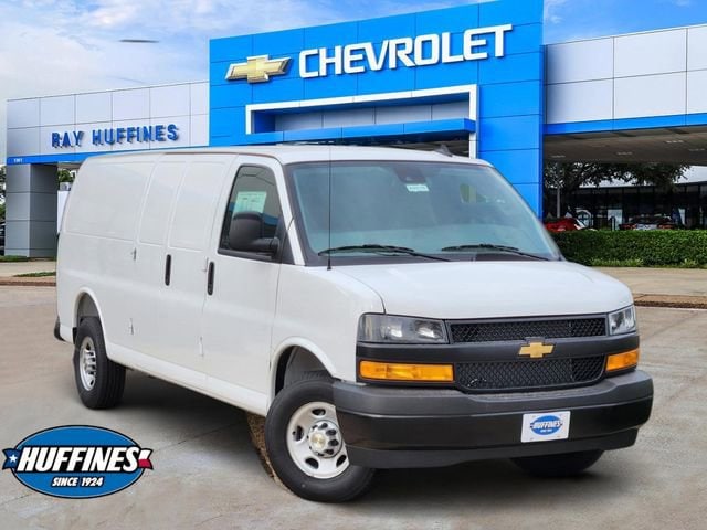 2025 Chevrolet Express 2500 Extended Work Van HD's photo