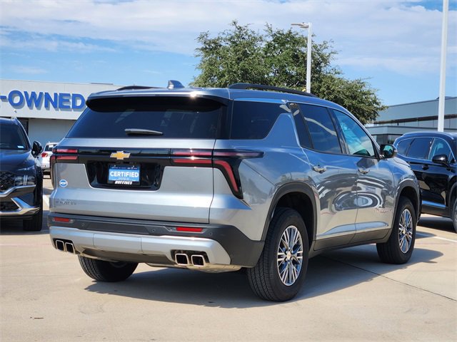 2025 Chevrolet Traverse photo 3