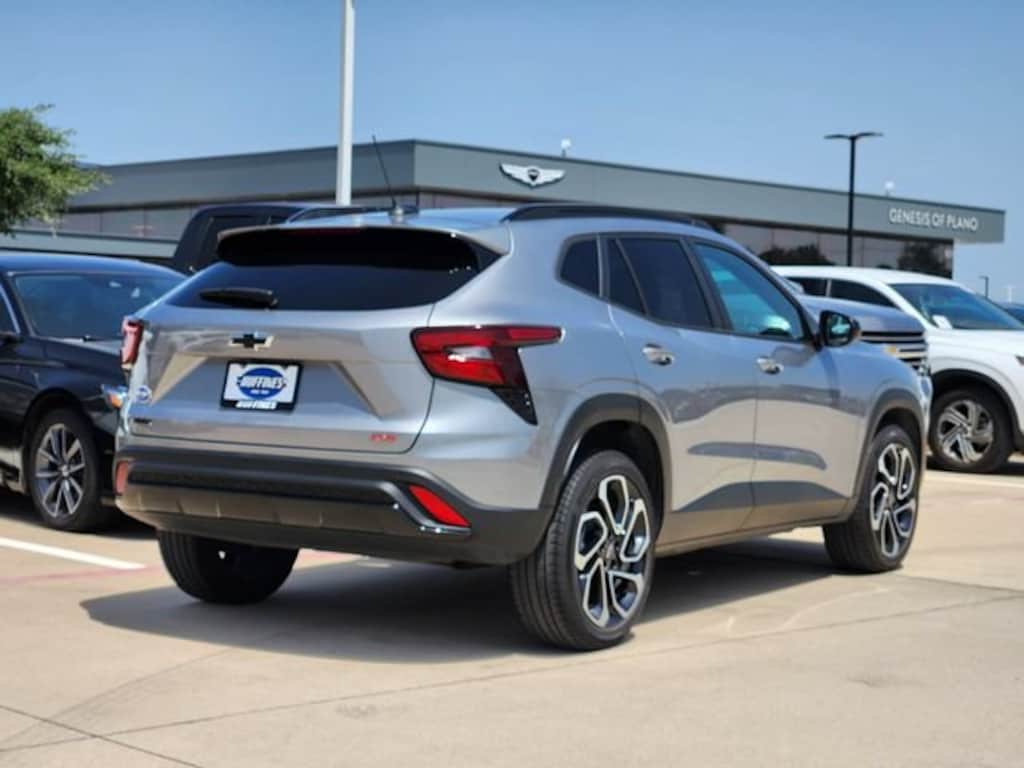 Used 2025 Chevrolet Trax 2RS SUV