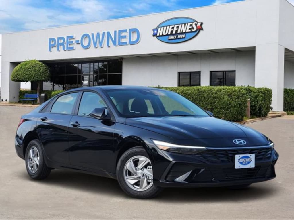Used 2026 Hyundai Elantra SE Sedan