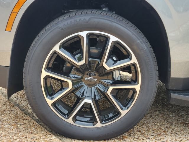 2026 Chevrolet Suburban RST - Photo 8