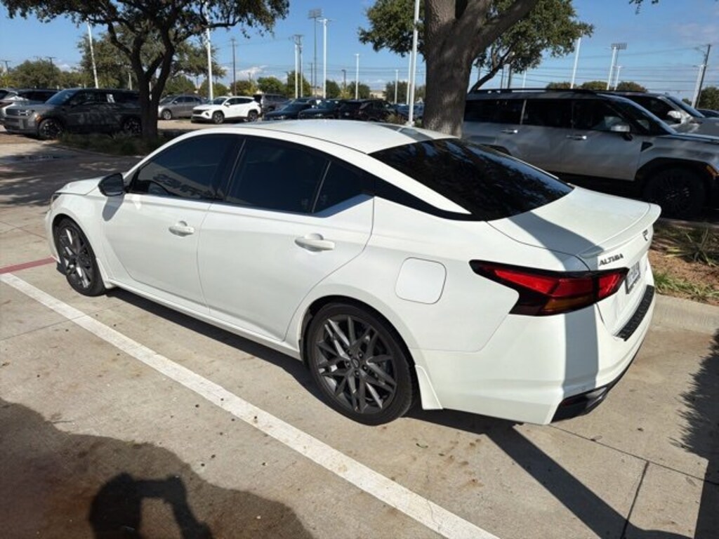 Used 2023 Nissan Altima 2.0 SR Sedan