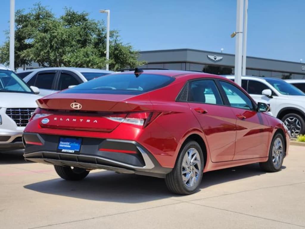 Used 2024 Hyundai Elantra SEL Sedan