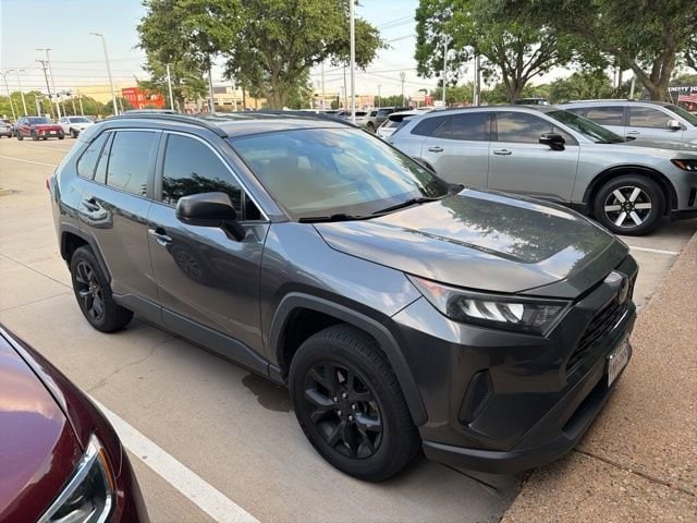 2021 Toyota RAV4 LE FWD's photo