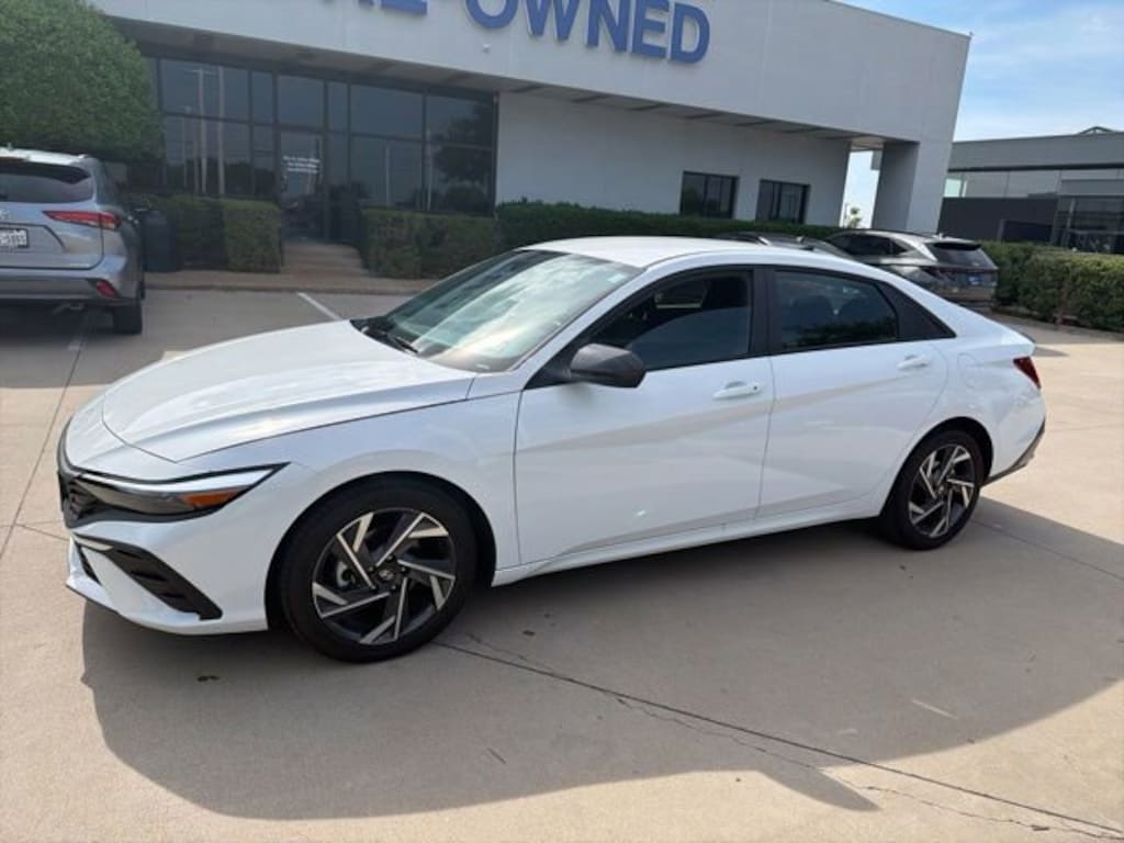 Used 2025 Hyundai Elantra SEL Sport Sedan