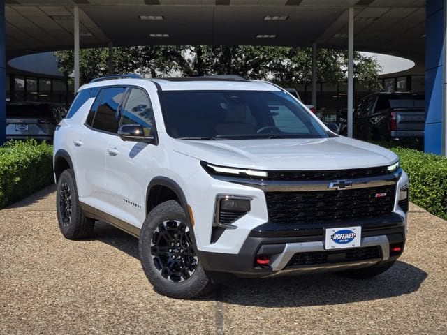 2027 Chevrolet Traverse Z71 - Photo 2