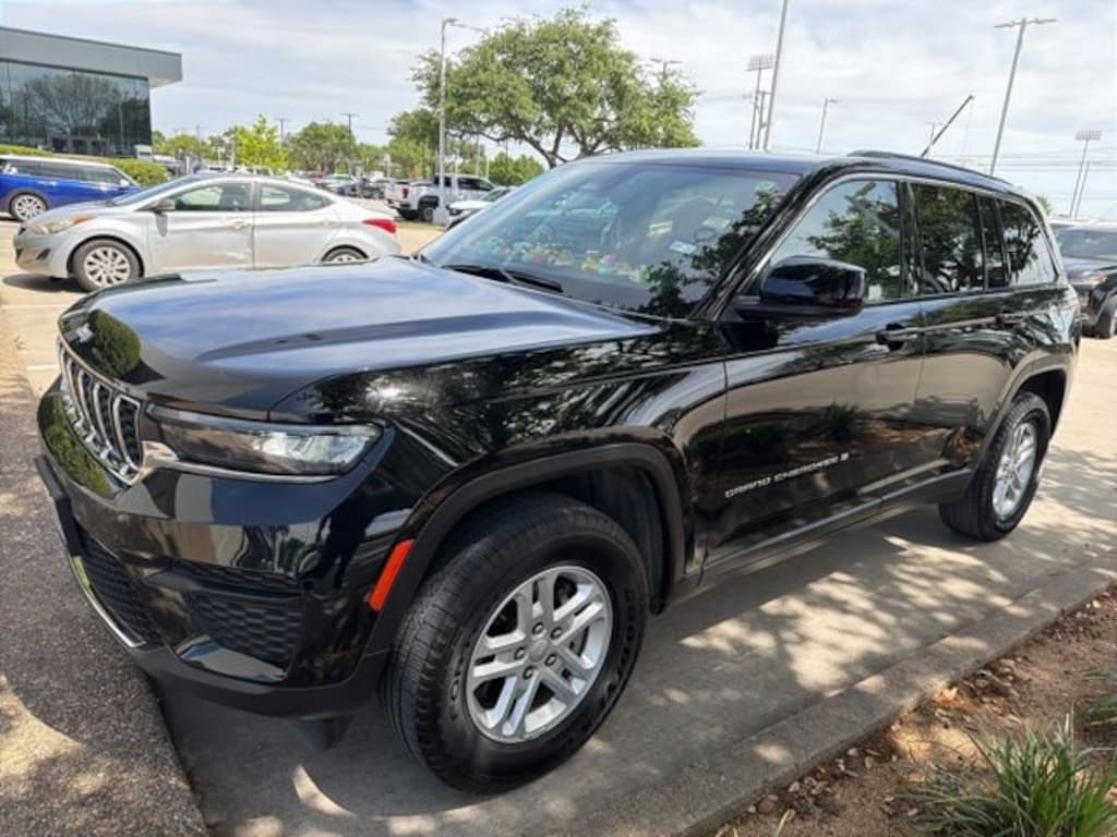 Used 2024 Jeep Grand Cherokee Laredo SUV