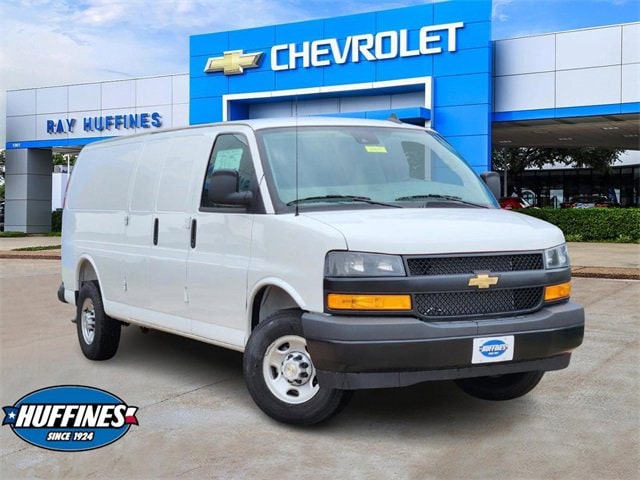2025 Chevrolet Express Cargo Work Van's photo
