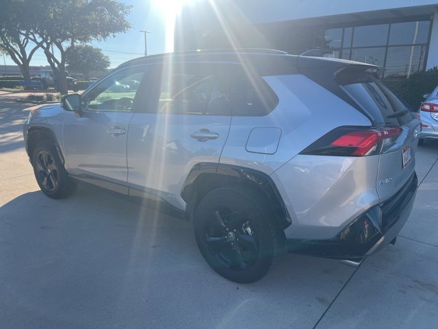 2021 Toyota RAV4 Hybrid XSE photo 3