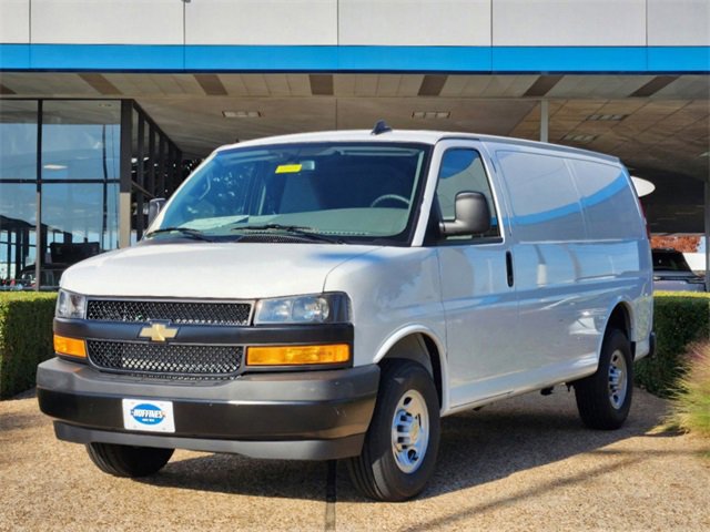 2024 Chevrolet Express Cargo 2500 photo 2