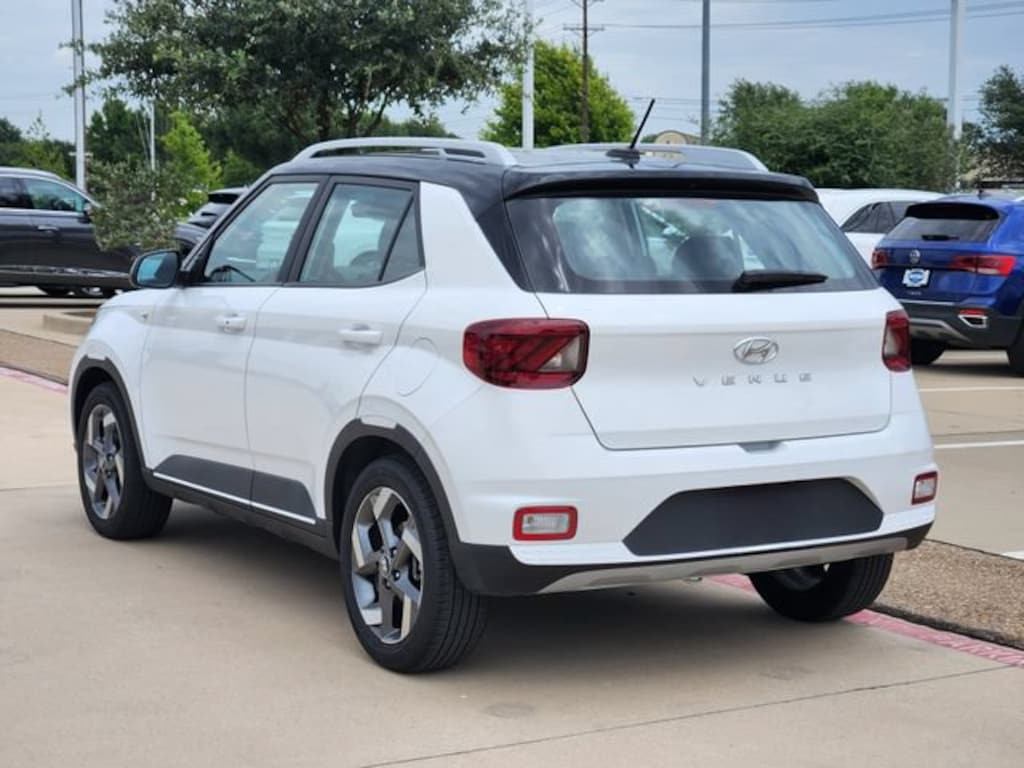 Used 2025 Hyundai Venue Limited SUV