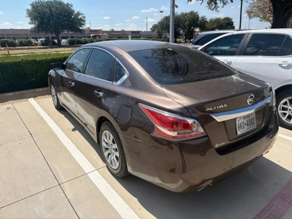 Used 2015 Nissan Altima 2.5 Sedan