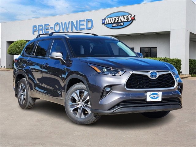 2024 Toyota Highlander XLE's photo