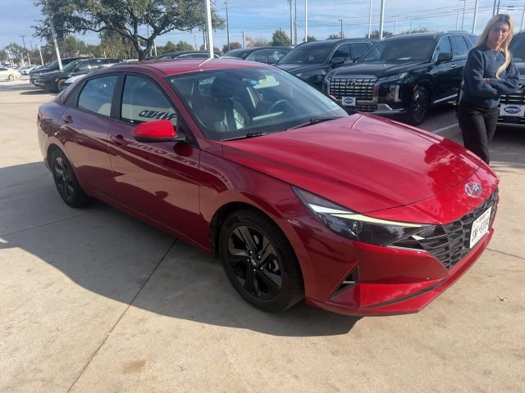 Used 2023 Hyundai Elantra SEL Sedan