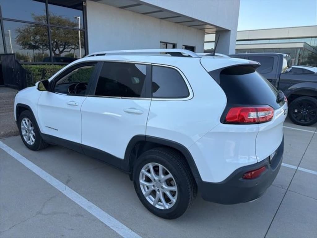 Used 2017 Jeep Cherokee Latitude SUV