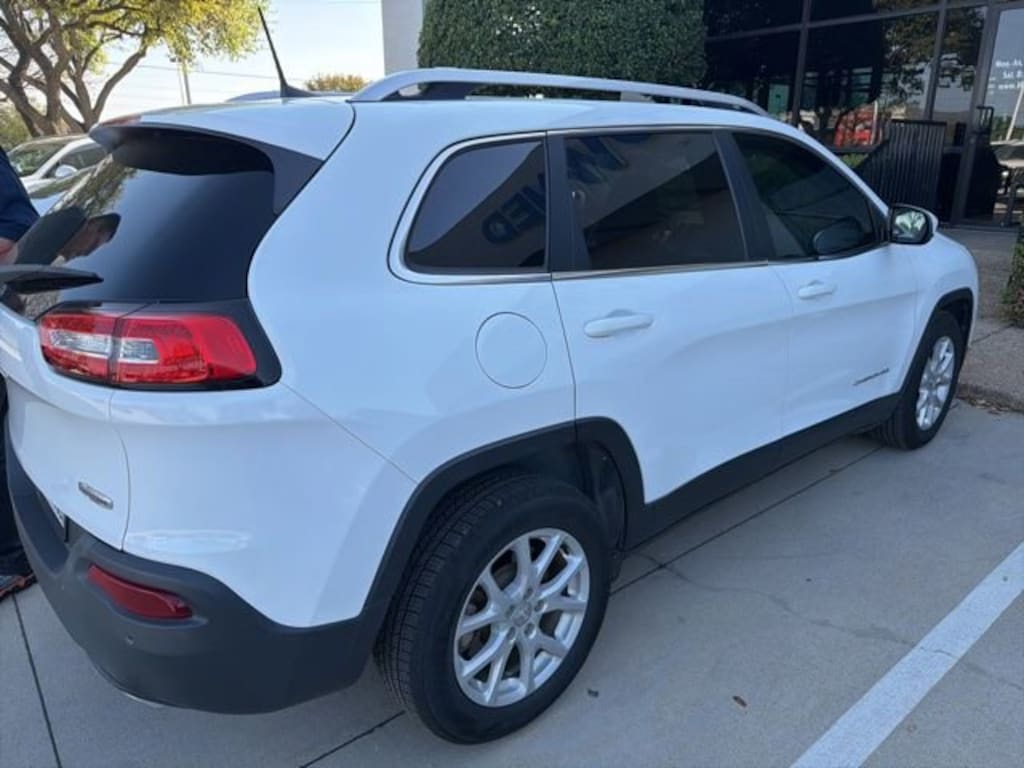 Used 2017 Jeep Cherokee Latitude SUV