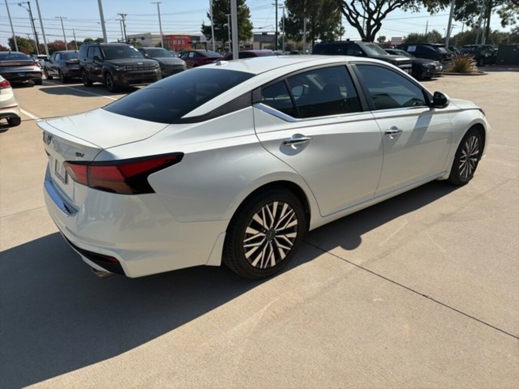 Used 2023 Nissan Altima 2.5 SV Sedan