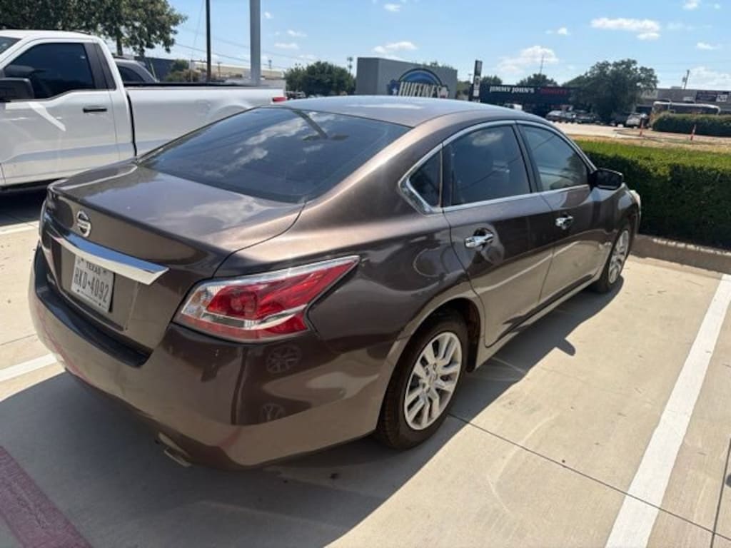Used 2015 Nissan Altima 2.5 Sedan