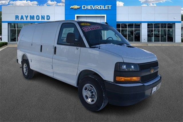 2025 Chevrolet Express Cargo Work Van's photo