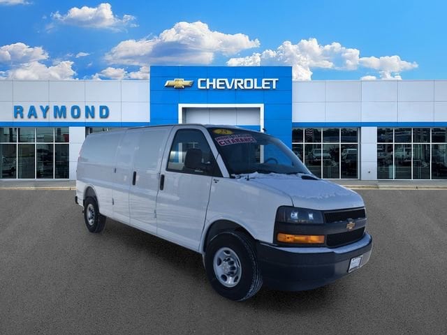 2025 Chevrolet Express 3500 Extended Work Van's photo