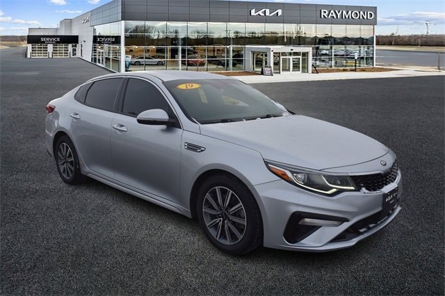 2019 Kia Optima EX's photo