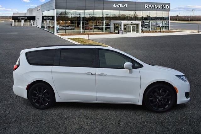 Used 2019 Chrysler Pacifica Touring Plus with VIN 2C4RC1FG0KR532379 for sale in Antioch, IL