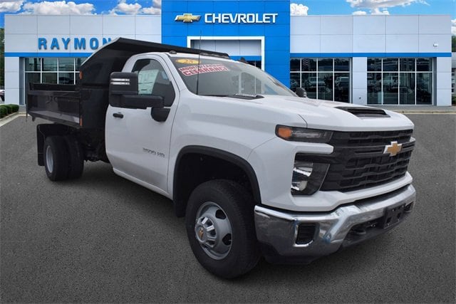 2025 Chevrolet Silverado 3500HD Work Truck's photo