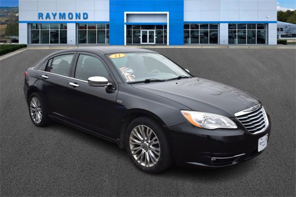 Used 2011 Chrysler 200 Limited Sedan