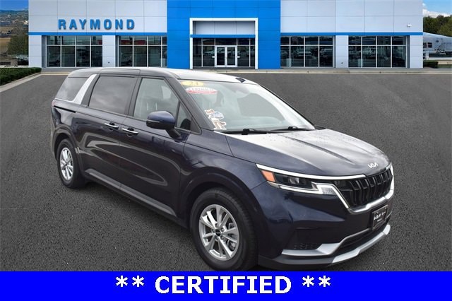 2023 Kia Carnival LX's photo