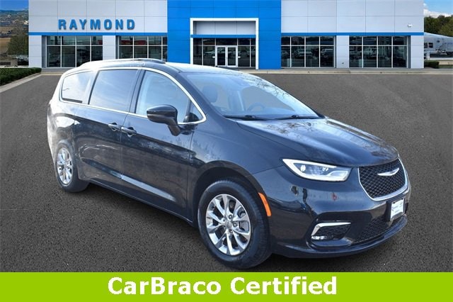 2022 Chrysler Pacifica Touring L's photo