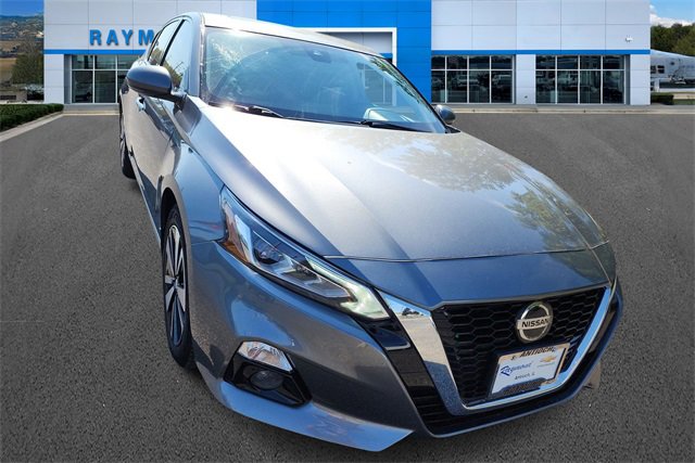 2020 Nissan Altima SV photo 2