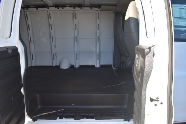 2025 Chevrolet Express Cargo Work Van - Photo 14