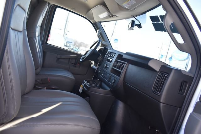2025 Chevrolet Express Cargo Work Van - Photo 13