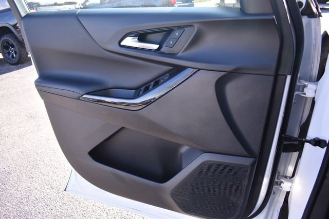 2025 Chevrolet Equinox LT - Photo 32