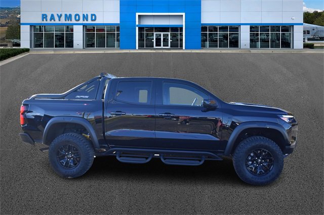 2025 Chevrolet Colorado ZR2 photo 2