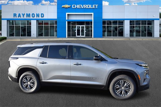 2026 Chevrolet Traverse photo 2