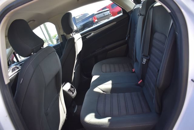 2017 Ford Fusion SE - Photo 17