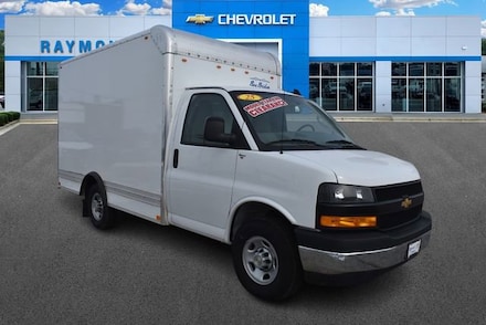 2025 Chevrolet Express Cutaway 3500 1WT Cutaway Van