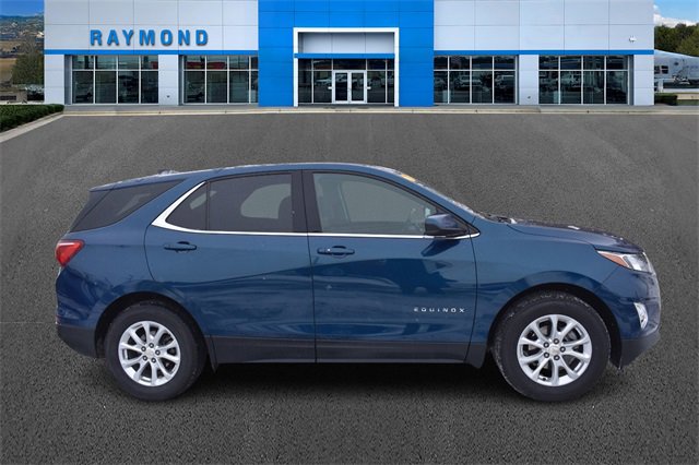 2020 Chevrolet Equinox LT photo 2