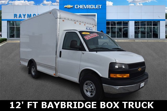 2025 Chevrolet Express Base's photo