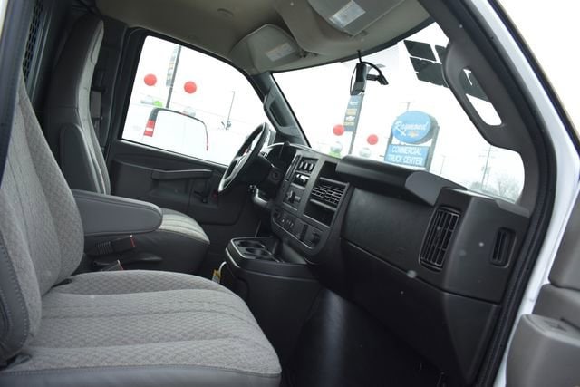 2025 Chevrolet Express Cargo Work Van - Photo 13