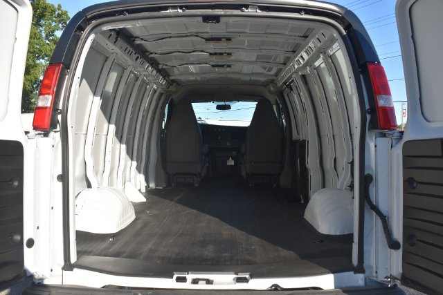 2025 Chevrolet Express Cargo Work Van - Photo 18