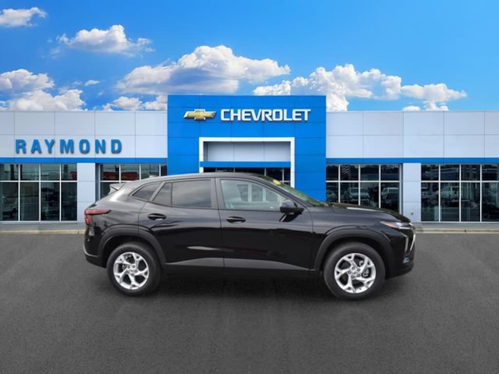 New 2026 Chevrolet Trax LS SUV
