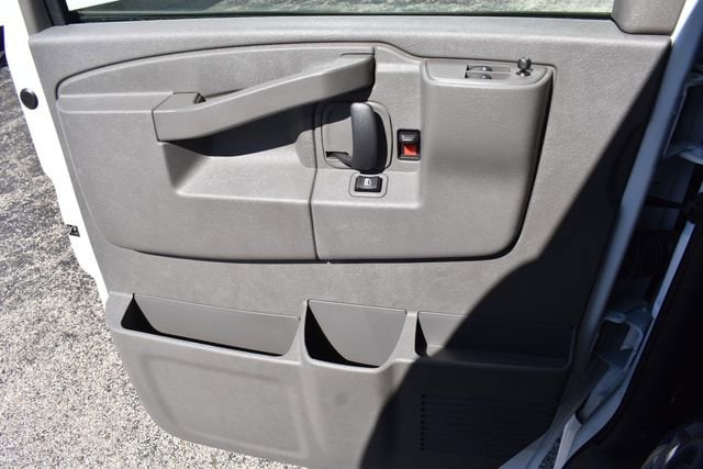 2025 Chevrolet Express Cargo Work Van - Photo 28