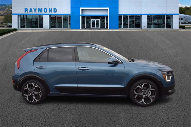 2023 Kia Niro Plug-In Hybrid SX Touring photo 2