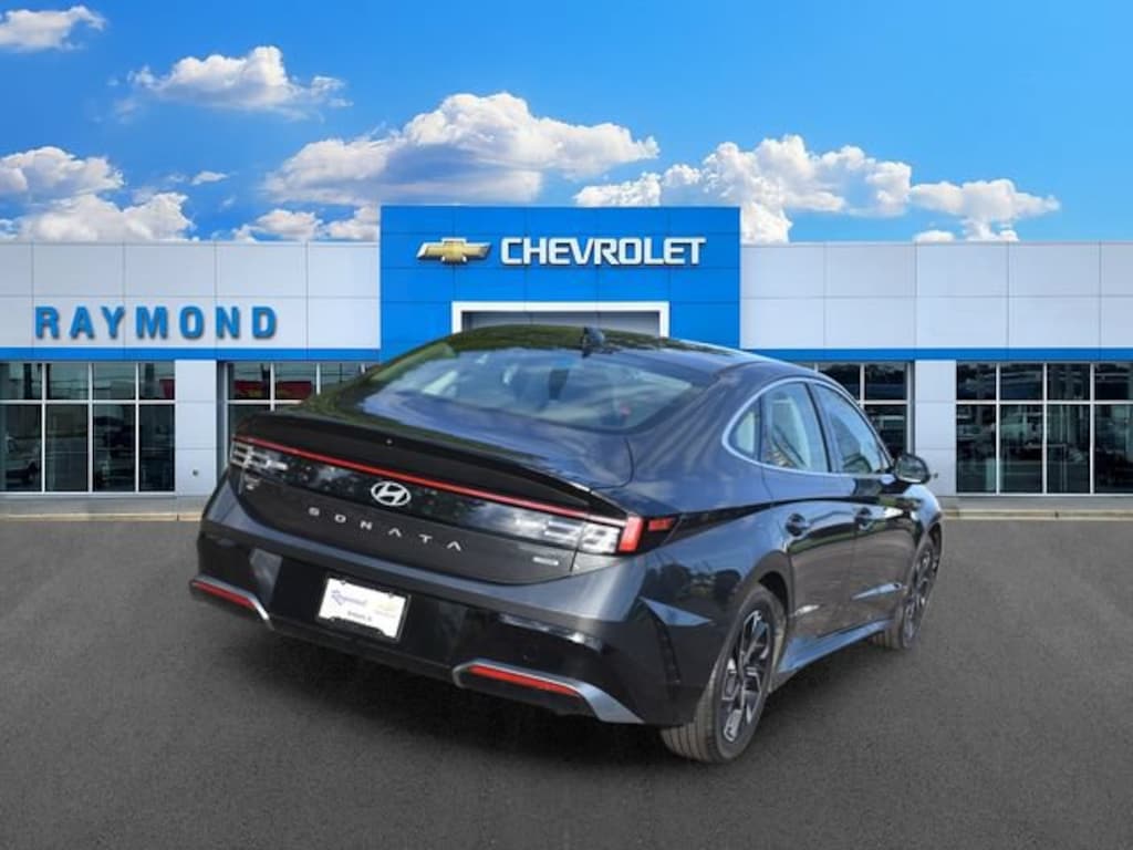 Used 2025 Hyundai Sonata SEL Sedan