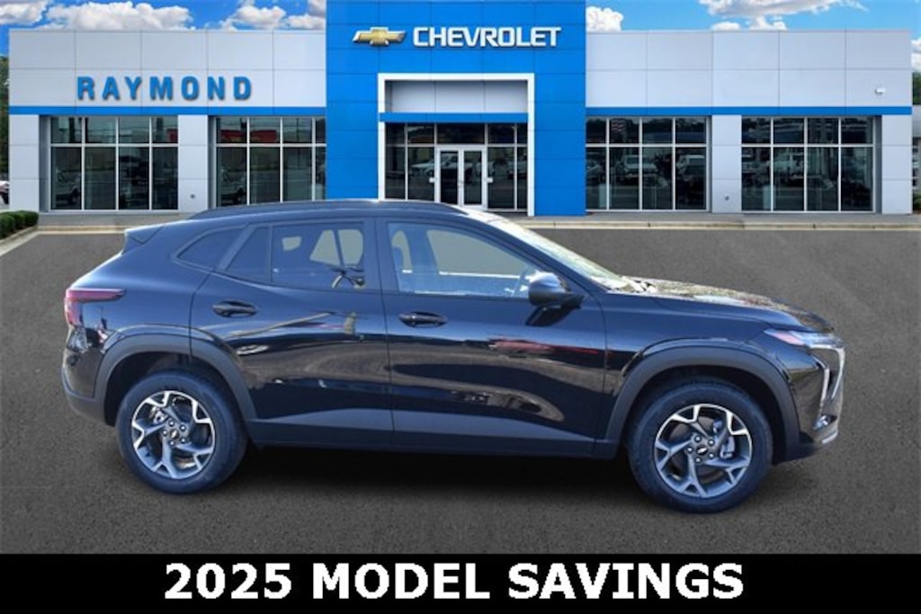 New 2025 Chevrolet Trax LT SUV