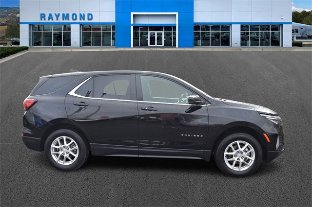 2023 Chevrolet Equinox LT photo 2