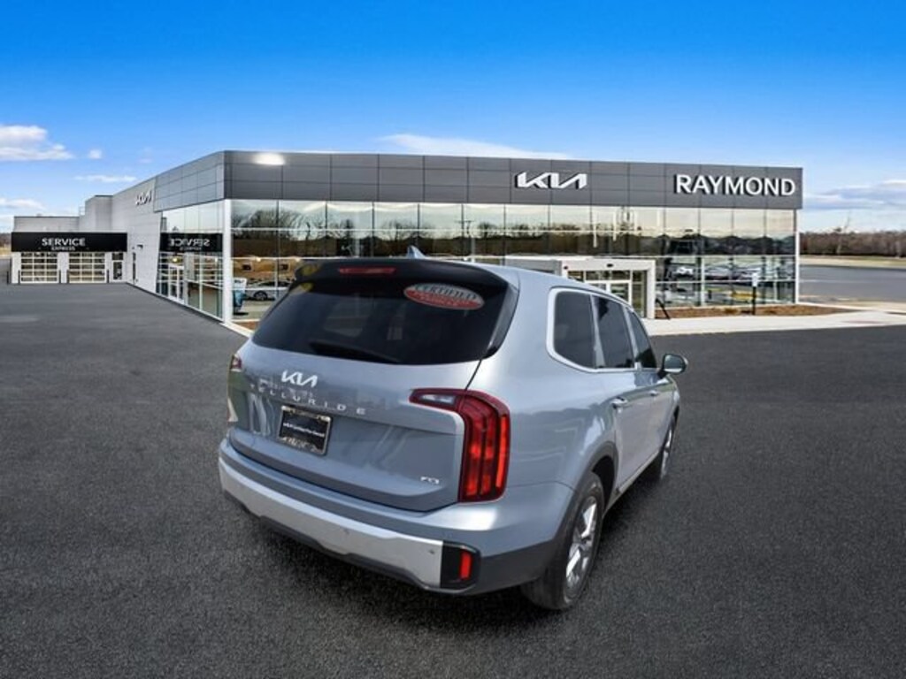 Used 2024 Kia Telluride LX SUV