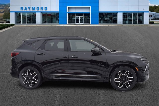 2023 Chevrolet Blazer RS photo 2